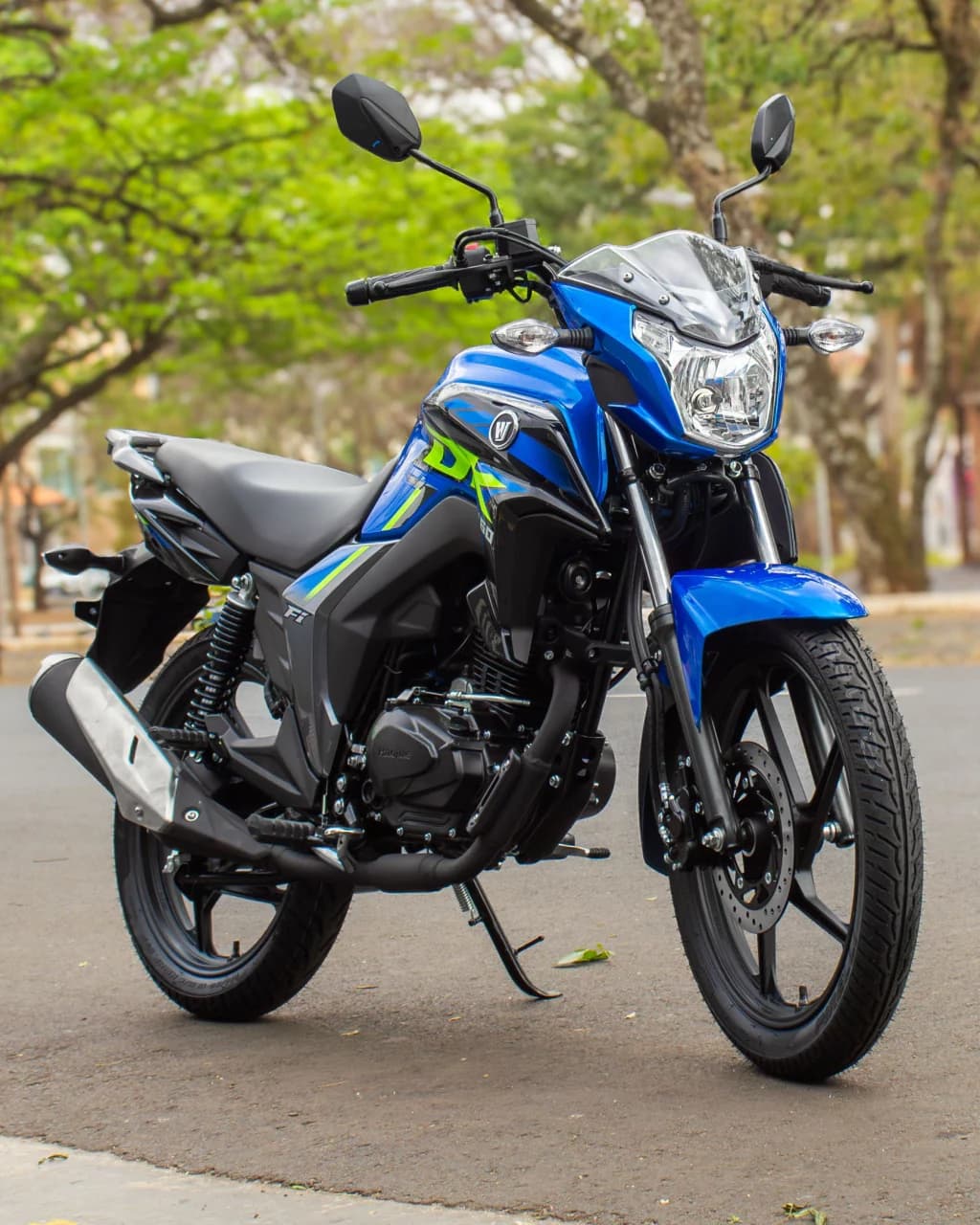 Haojue DK160 azul, vista de três quartos pela frente